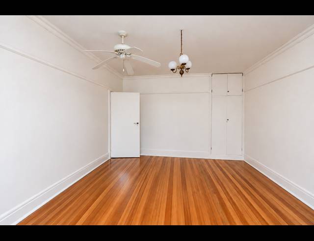1.5 BEDROOM APARTMENT FOR SALE IN ESSENWOOD